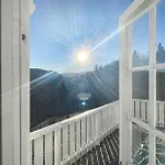4 Bedroom Cozy In Svorkmo Holiday home Brattli
