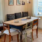 4 Bedroom Cozy In Svorkmo Brattli