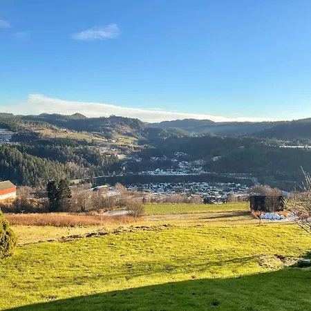 Gemütliches Haus Mit 4 Schlafzimmern In Brattli