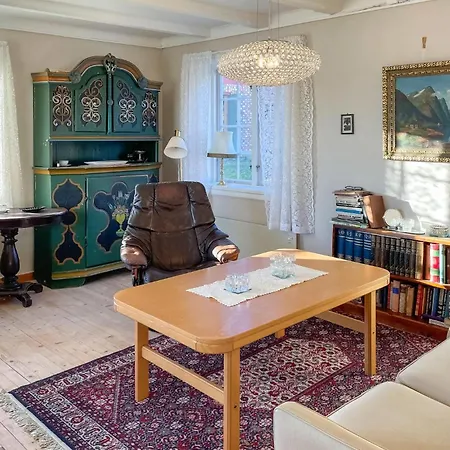 Gemütliches Haus Mit 4 Schlafzimmern In * Brattli