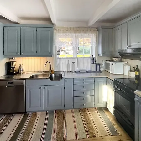Ferienhaus Gemütliches Haus Mit 4 Schlafzimmern In *