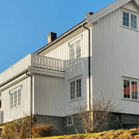 Gemütliches Haus Mit 4 Schlafzimmern In Ferienhaus Brattli